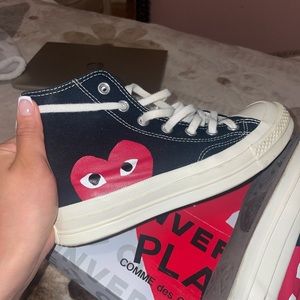 CDG converse LIKE NEW